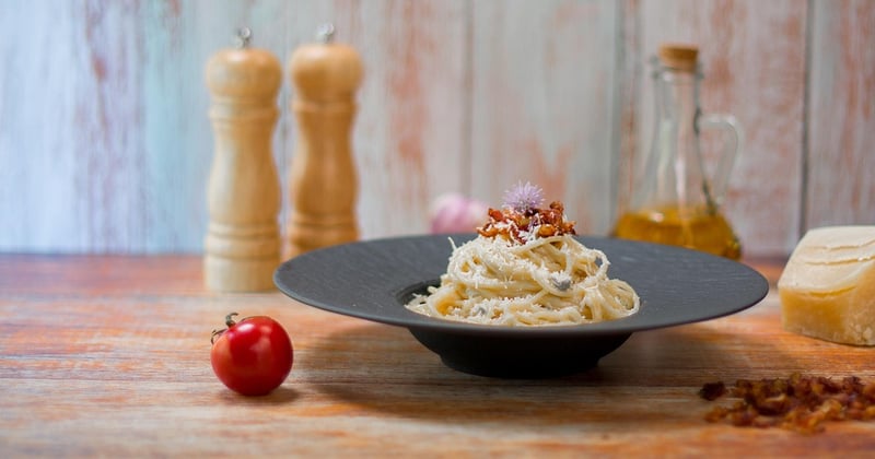 Pâtes à la crème et au parmesan : la recette facile qui régale en 15 min